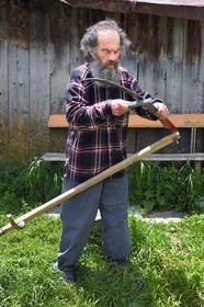 Géorgie, Haute Svanétie (Zemo Svaneti), village de Ushguli (Ouchgouli), classé Patrimoine Mondial de l'UNESCO, le poète et artiste peintre Sridon Nijardzé