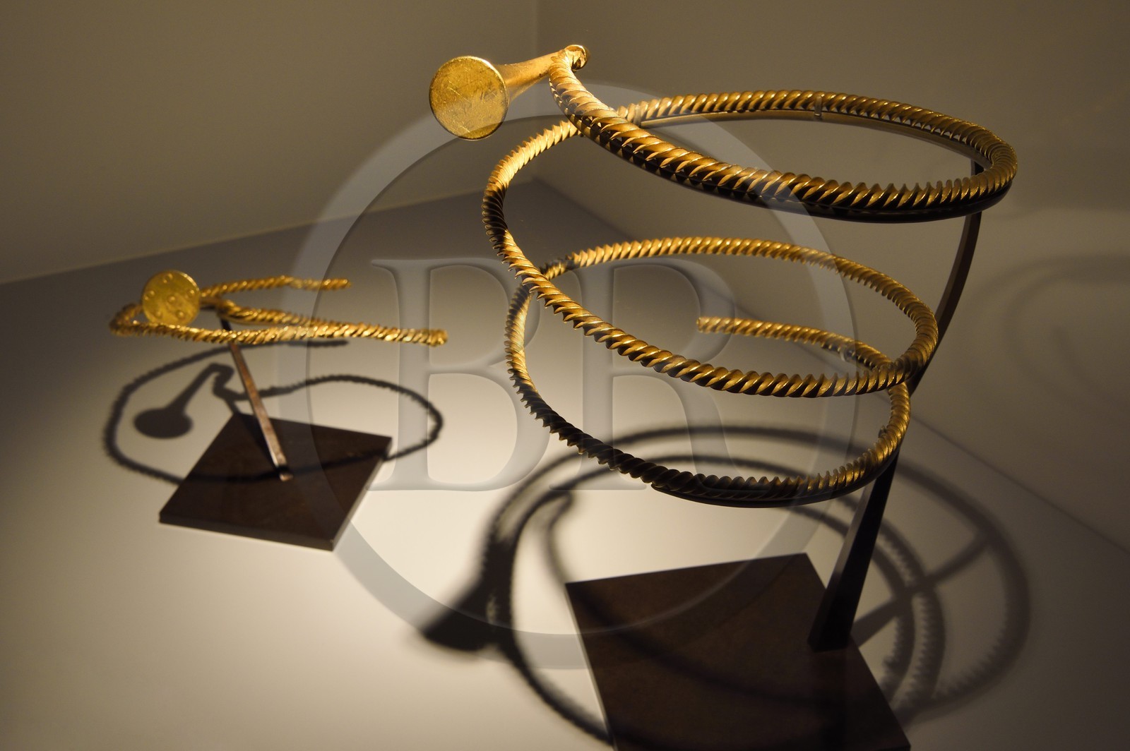 France, Seine-Maritime (76), Pays de Caux, Côte d'Albâtre, Les Pêcheries - Musée de Fécamp, Torques, colliers de parure datant de la fin de l'age du Bronze (vers 800 av. J.C.)