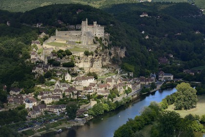 France, Dordogne, Perigord Noir, Dordogne Valley, Beynac et Cazenac, labelled Les Plus Beaux Villages de France (The Most Beautiful villages of France), medieval castle on a cliff above the Dordogne valley (aerial view)