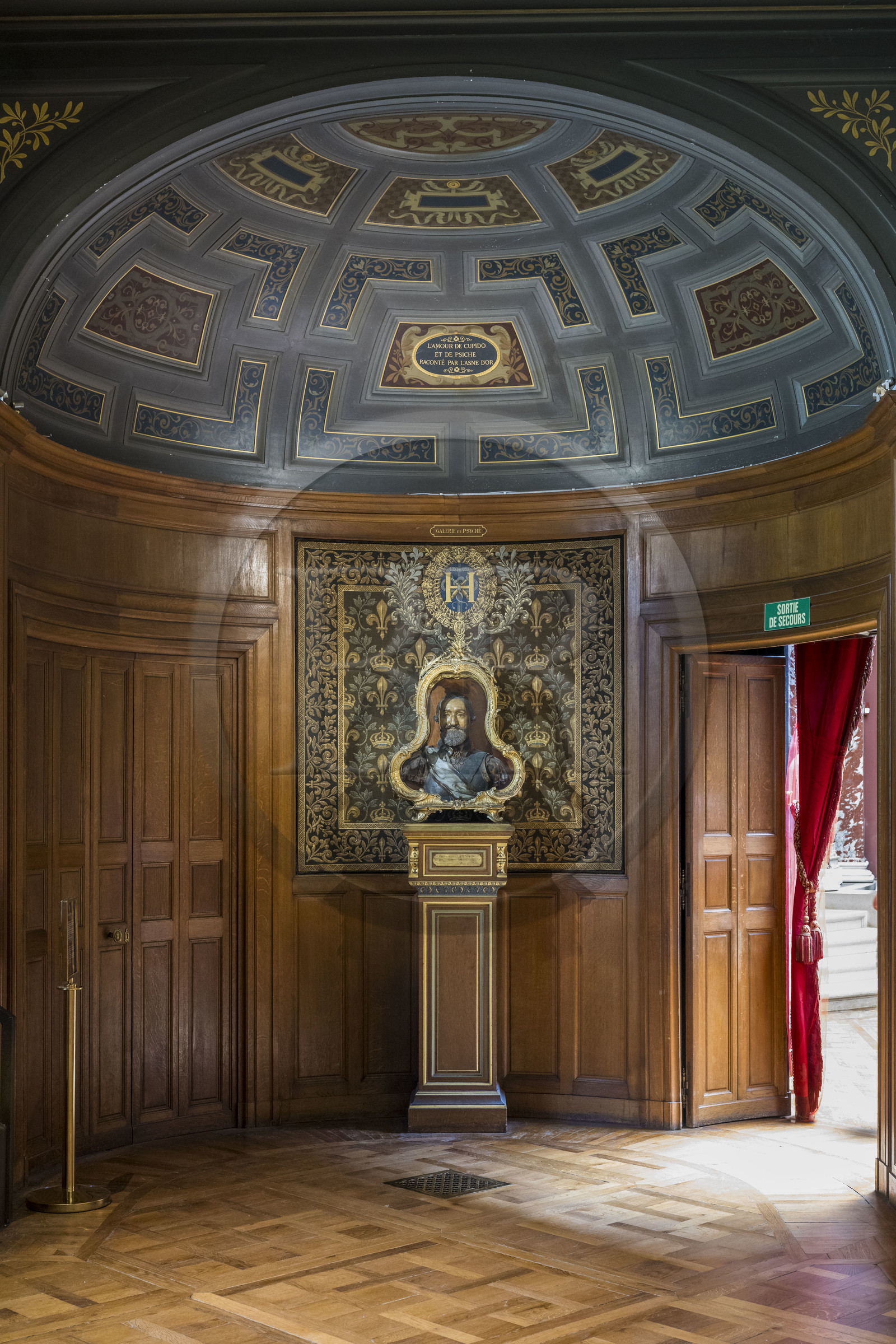 France, Oise, Chantilly, the castle of Chantilly, the Condé museum, wax bust of Henri IV king of France in the gallery of Psyche