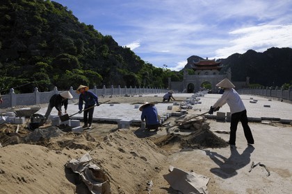 Vietnam, province de Ninh Binh, Hoa Lu, construction d'un nouvel accès monumental