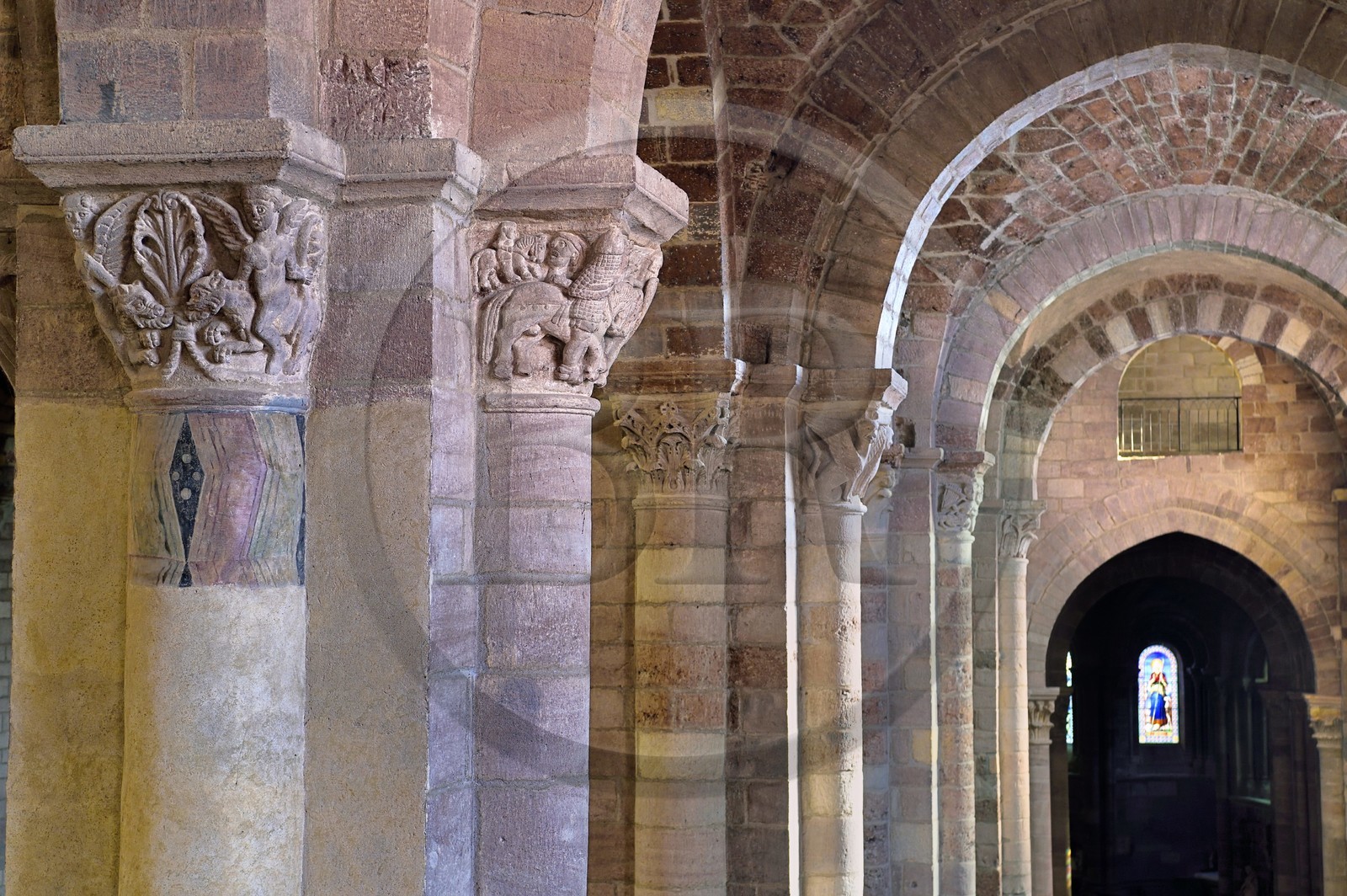 France, Haute Loire, Brioude, the Basilica of Saint-Julien de Brioude in Auvergne Romanesque style, carved capitals decorated with patterns, fight between a Christian knight and a Buckwheat knight which could refer to the Crusades