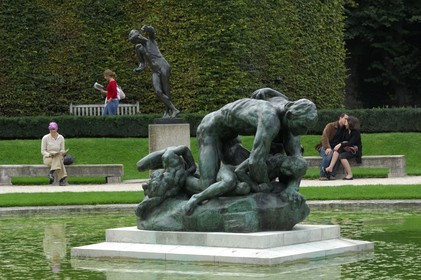 France, Paris (75), le musée Rodin installé dans l' Hotel Biron, la sculpture Ugolin et la baiser des amoureux