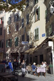 France, Var (83), Toulon, place du Docteur Charles Aubin dans la vieille ville