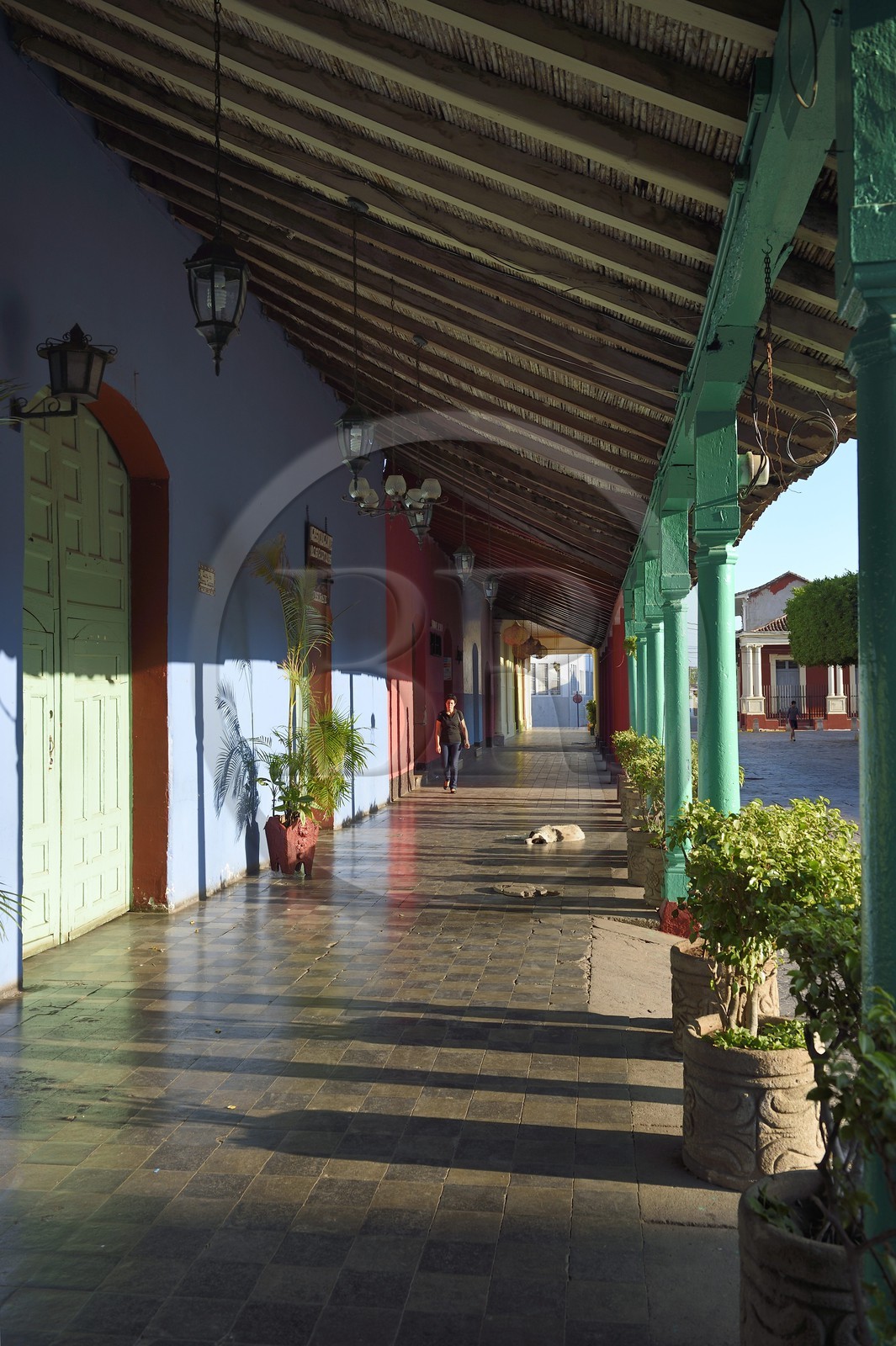 Nicaragua, Granada, colonial houses on the Plaza de la Independencia