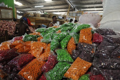 Tanzanie, Dar es-Salaam, le grand marché central de Kariakoo