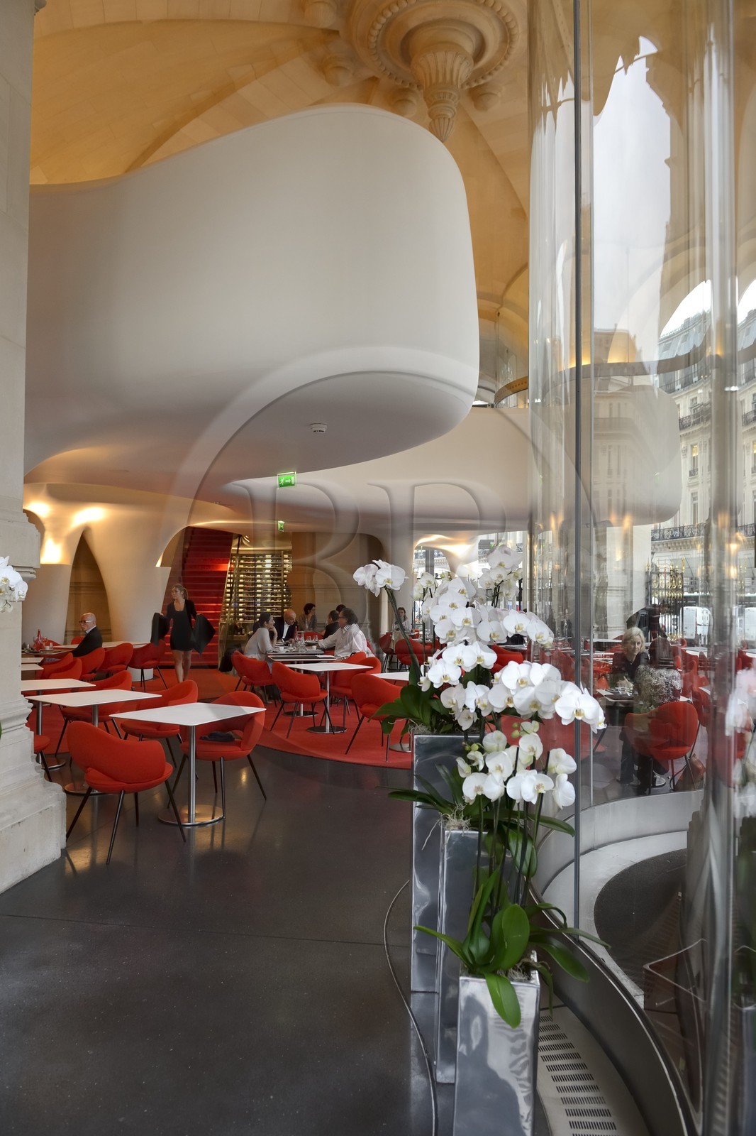 France, Paris (75), l'Opéra Restaurant conçu par l'architecte Odile Decq au cœur même du Palais Garnier