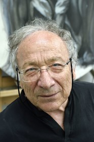 France, Ivry-sur-Seine (94), l'artiste plasticien Ernest Pignon-Ernest dans son atelier