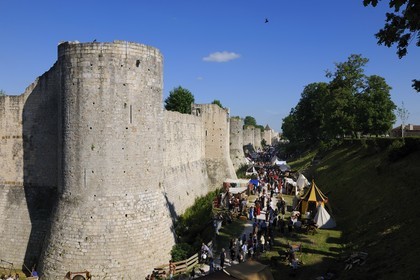 France, Seine et Marne (77), Les Médiévales de Provins, ville classée Patrimoine Mondial de l'UNESCO, les remparts vers la porte Saint Jean