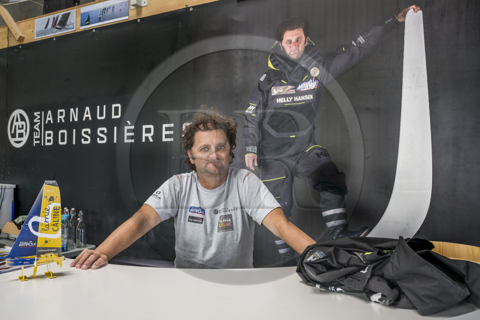 France, Vendée (85), Les-Sables-d'Olonne, Port Olona, ponton des voiliers du Vendée Globe, le skipper Arnaud Boissière du voilier monocoque de 60 pieds IMOCA La Mie Caline