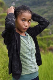 Philippines, Ifugao province, Banaue rice terraces around the village of Cambulo, listed as World Heritage by UNESCO, Shimah 16 working in the fields