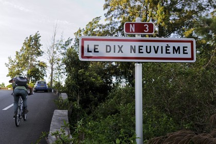 France, Ile de la Reunion, Dix-Neuvième kilomètre, ou plus simplement le Dix-Neuvième, est un lieu-dit qui constitue un quartier de la commune du Tampon