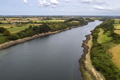 France, Finistère (29), Pays des Abers, Lannilis, Penhauban, l'Aber Benoit s'enfonce de 31 km à l'intérieur des terres (vue aérienne)