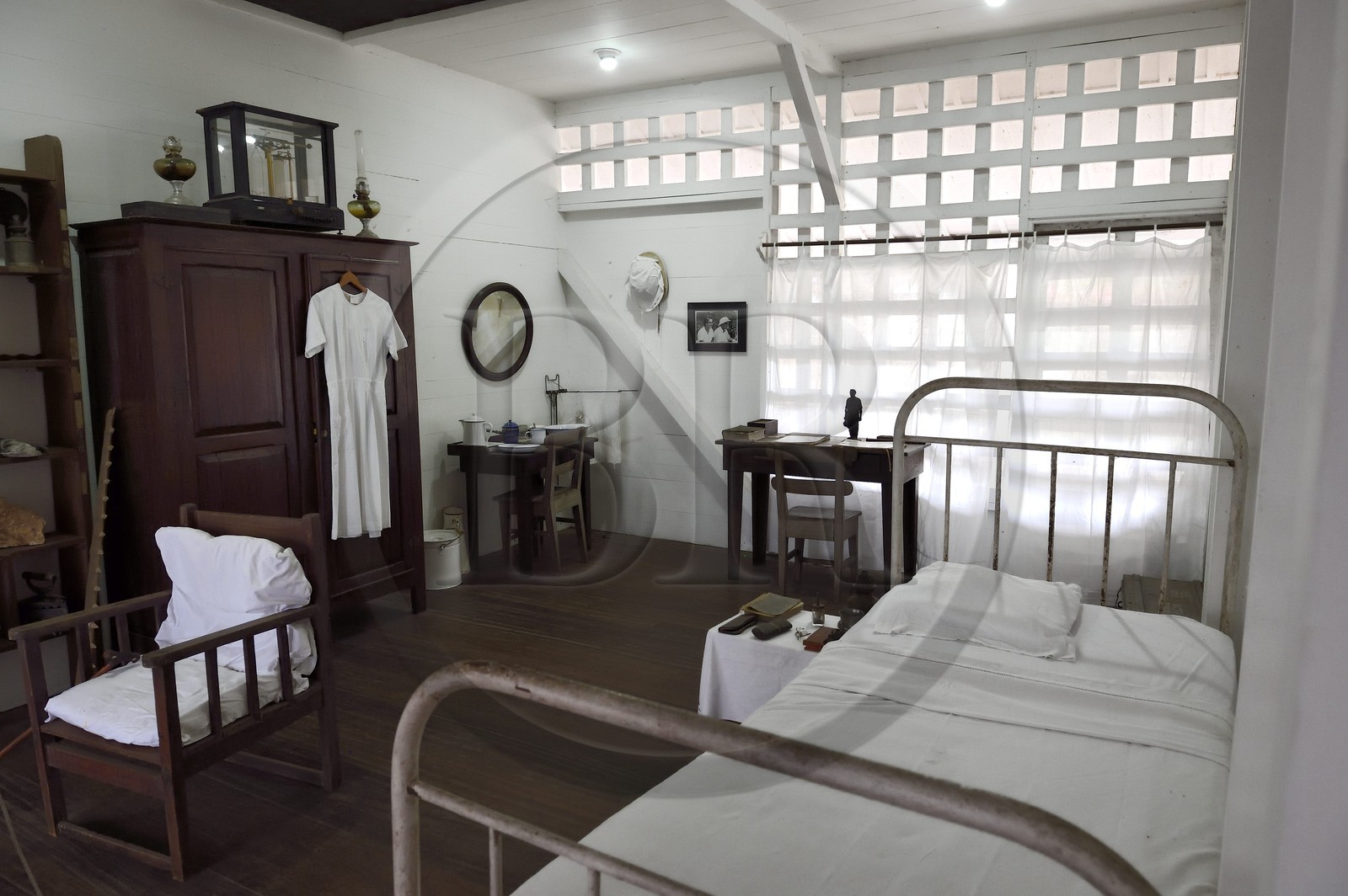 Gabon, Province du Moyen-Ogooué, Lambaréné, l'ancien Hopital Albert Schweitzer devenu musée, chambre de Madame Hélène Schweitzer