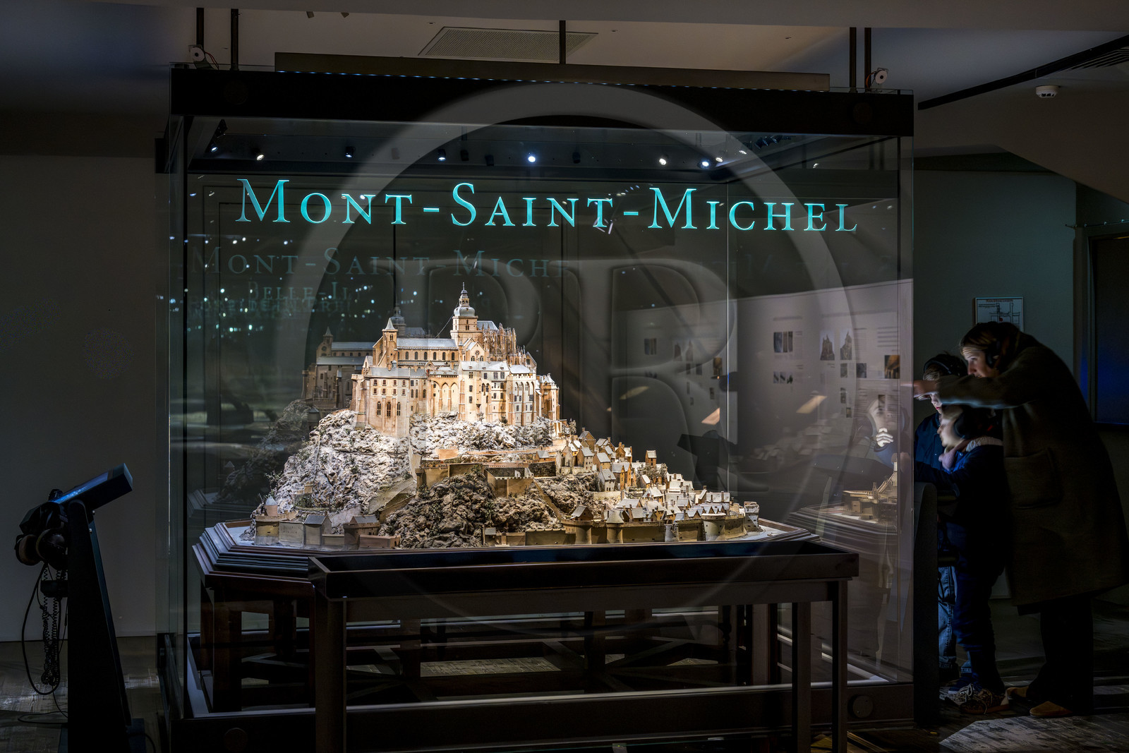 France, Paris (75), Hotel des Invalides, Musée de l'Armée, Musée des Plans-Reliefs, le Mont Saint-Michel, maquette réalisée par un moine de l'abbaye en cartes à jouer avant 1691 au 1 144