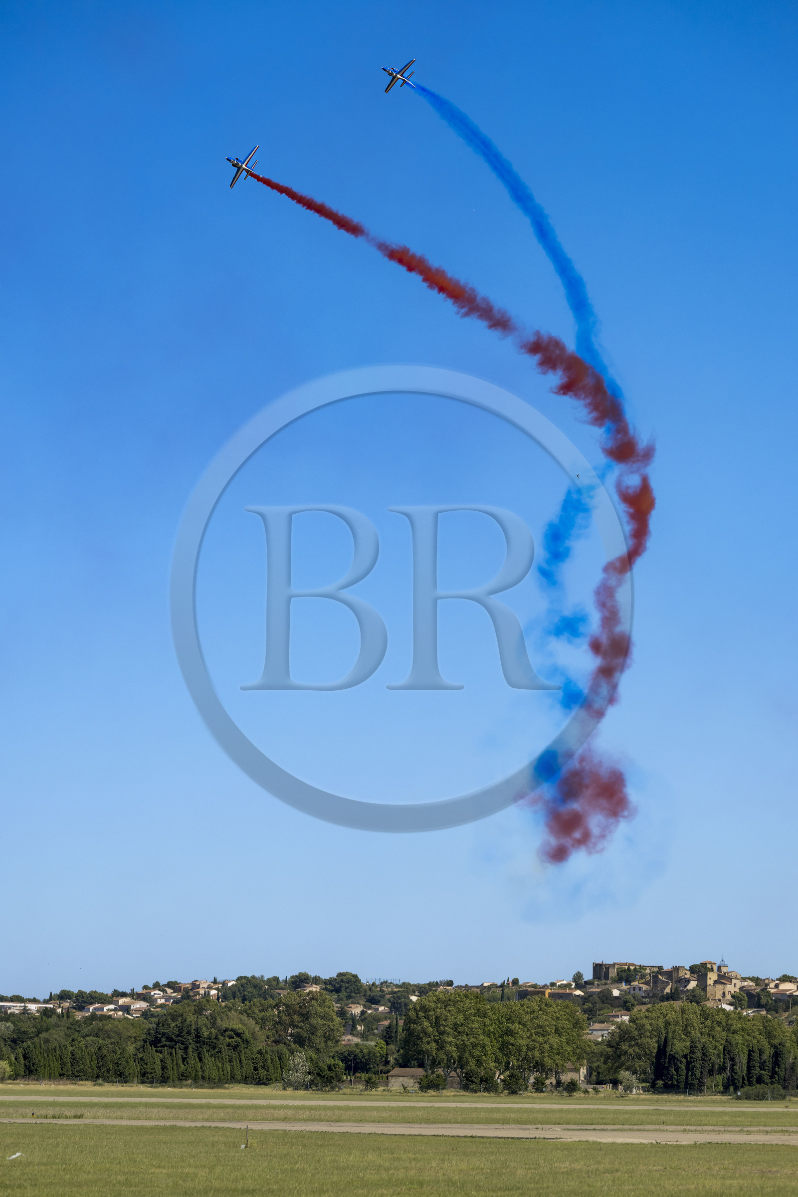 France, Bouches-du-Rhône (13), Salon-de-Provence, base aerienne 701, base de la Patrouille de France (PAF pour Patrouille acrobatique de France) de l'Armée de l'air et de l'espace française, les avions Alphajet lors d'un vol d'entrainement
