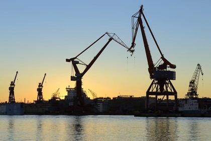 Suède, Västra Götaland, Göteborg (Gothenburg), les grues des anciens chantiers navales de Lundbyvassen