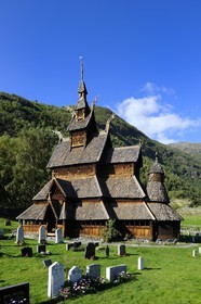 Norvège, comté de Sogn Og Fjordane, église en bois debout ou stavkirke (1130) de Borgund aux motifs vikings de l’ère pré-chrétienne