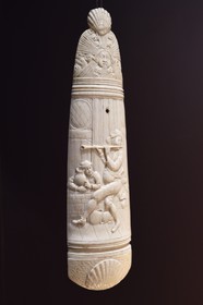 France, Dordogne, purple Perigord, Bergerac, Musee d’anthropologie du tabac (Tobacco Anthropology Museum) in the Peyrarede House built in 1604, carved ivory tobacco grater (France 17th century)