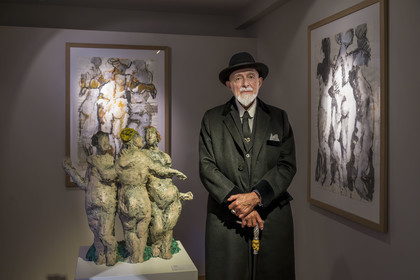 France, Paris (75), Musée Maillol, le peintre et sculpteur allemand Markus Lüpertz lors de son exposition en dialogue avec l'oeuvre d'Aristide Maillol, Les 3 Grâces (3 Grazien) 2000, bronze peint