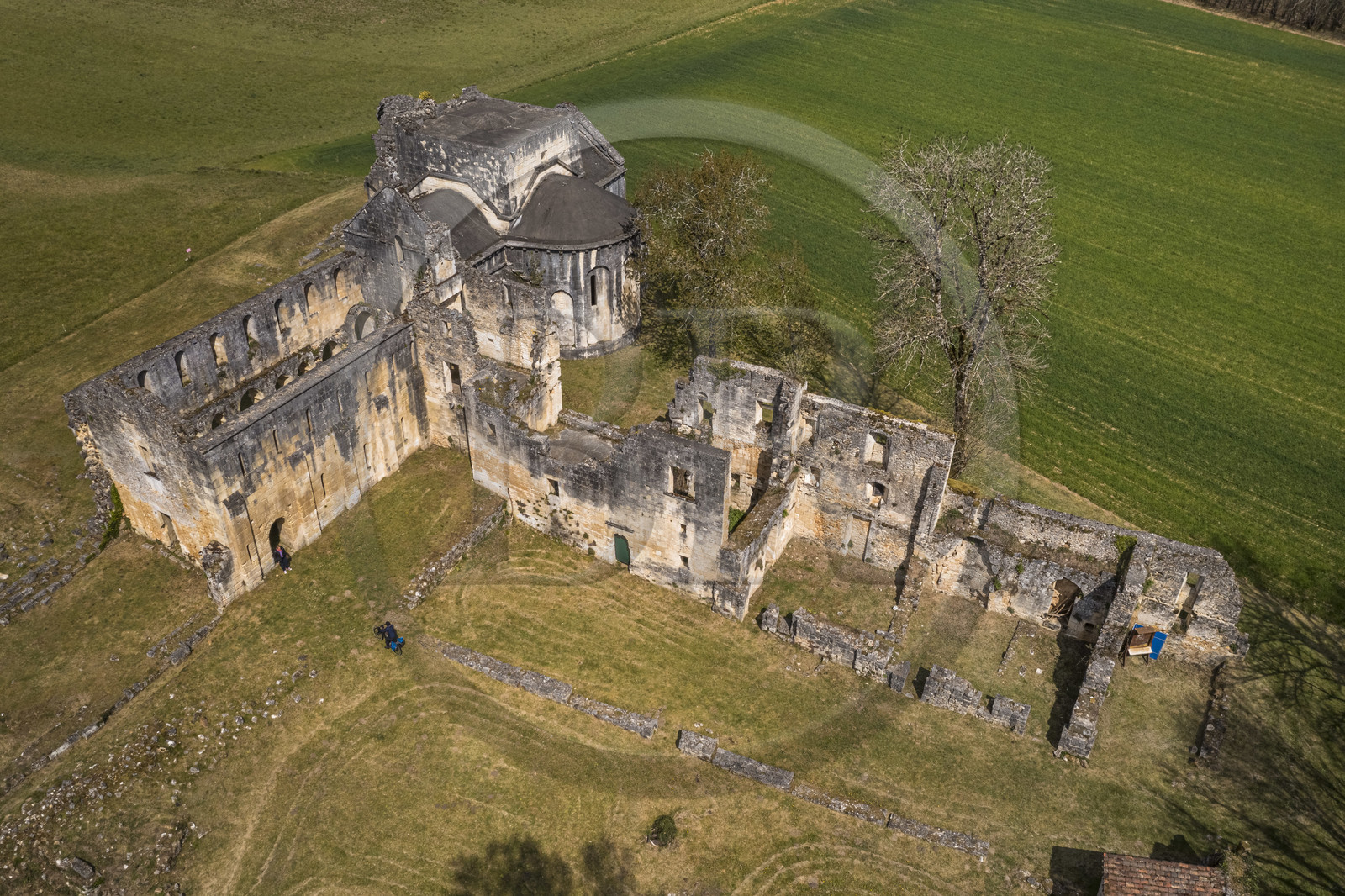 France, Dordogne (24), Périgord Vert, Villars, ruines de l'abbaye cistercienne de Boschaud du XIIème siècle qui dépendait de l'abbaye de Clairvaux (vue aérienne)