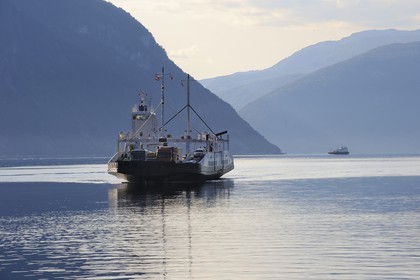 Norvège, comté de Sogn Og Fjordane, ferry sur le sognefjorden