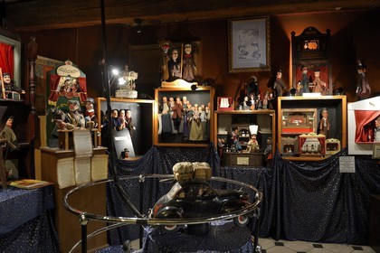 France, Rhone, Lyon, historical site listed as World Heritage by UNESCO, Vieux Lyon (Old Town), Disagn' Cardelli in rue St Jean, the Guignol fantastic Little Museum (Petit Musée fantastique de Guignol)