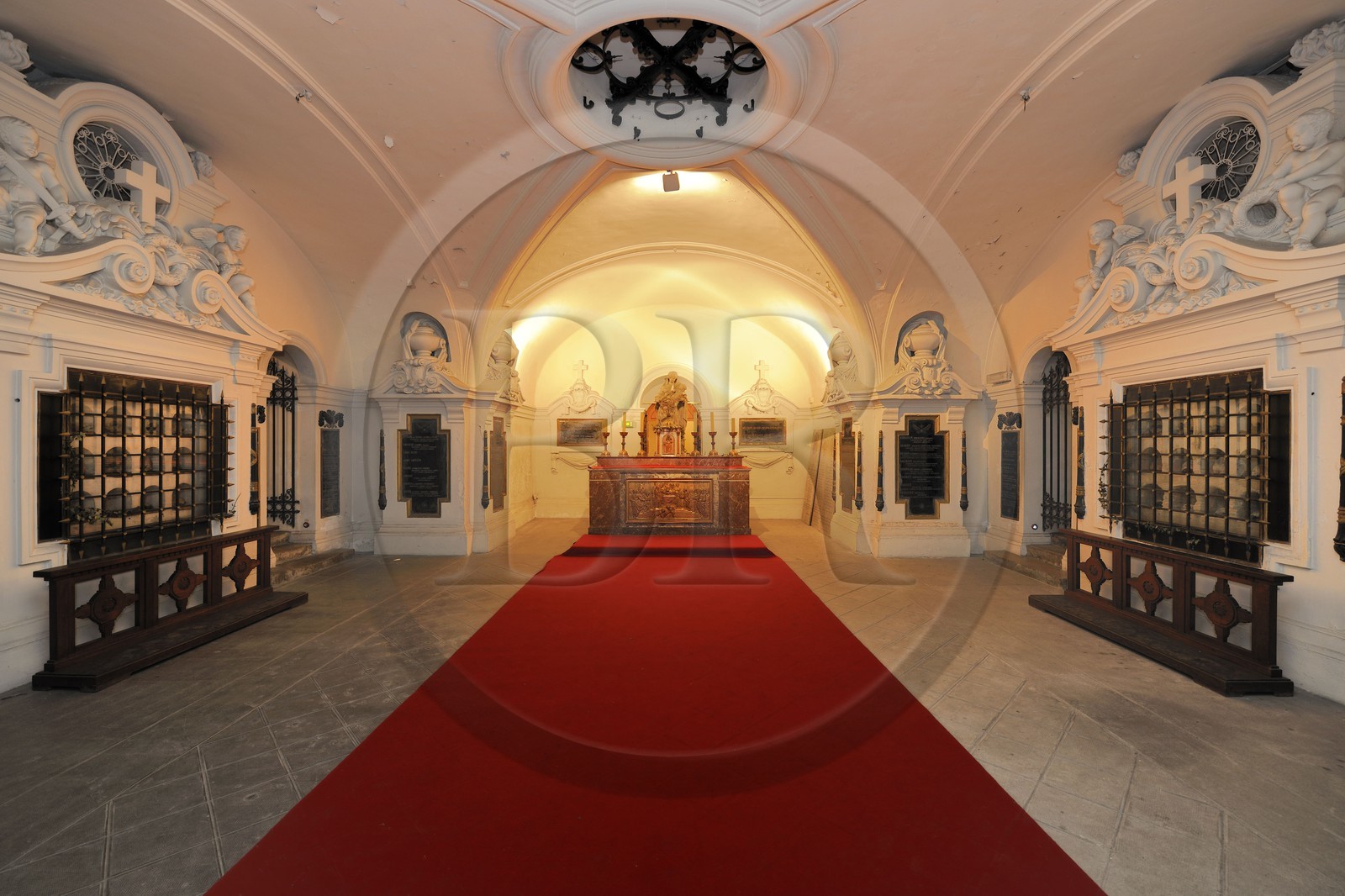 France, Paris (75), l’église des Carmes rue de Vaugirard, la crypte où sont disposés les restes partiels du massacre de 115 prêtres le 2 septembre 1792