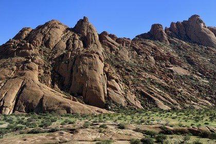 Namibie, région de Erongo, Damaraland, le Grand Spitzkoppe ou Spitzkop (1784 m), montagne granitique dans le désert du Namib