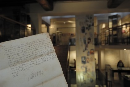 France, Paris (75), le Musée des Lettres et des Manuscrits, lettre envoyée au Sir Horatio par Catherine de Medicis