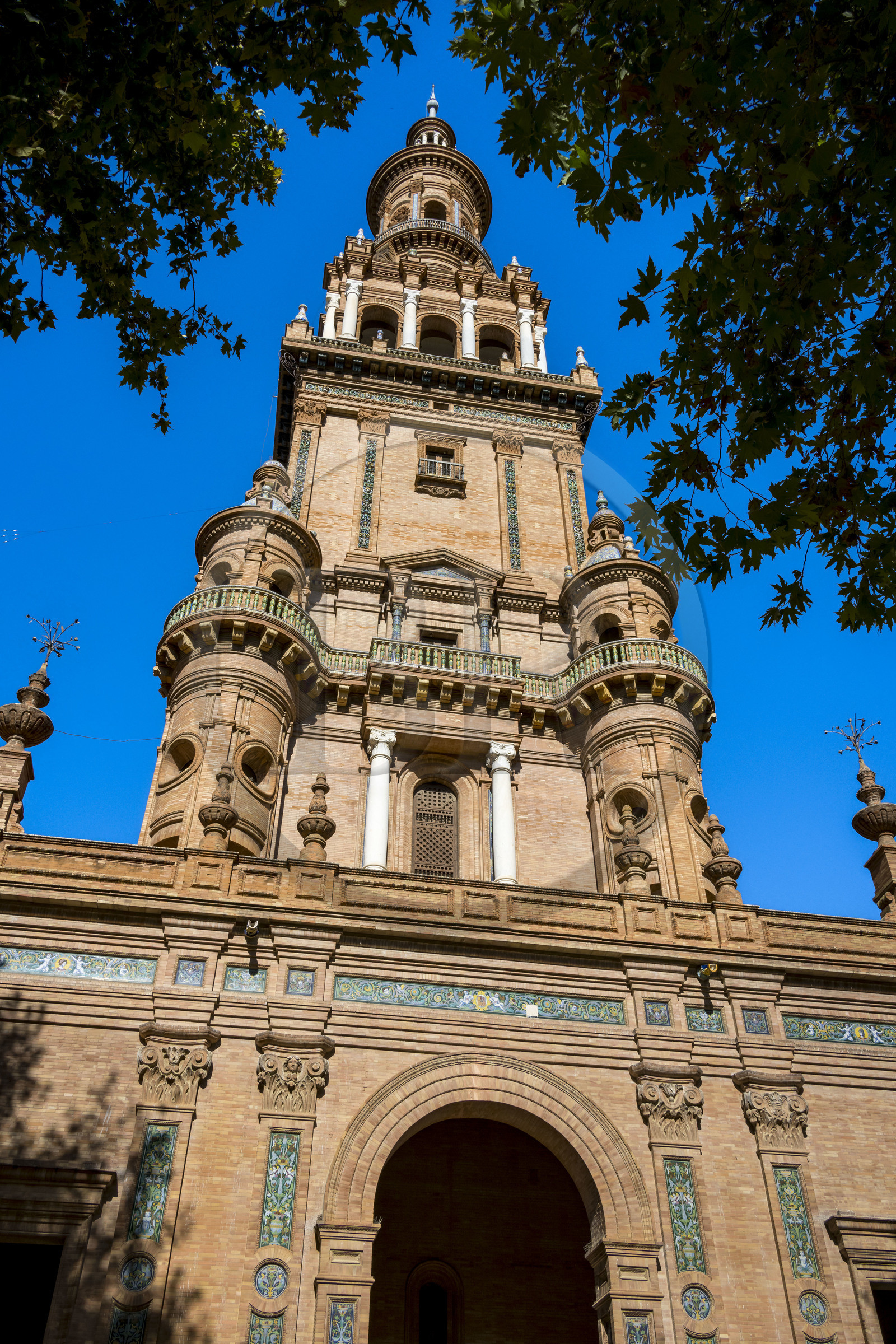 Espagne, Andalousie, Séville, Parque de Maria Luisa, Plaza de Espana (Place d'Espagne) construite par l'architecte Anibal Gonzalez pour l'Exposition ibéro-américaine de 1929