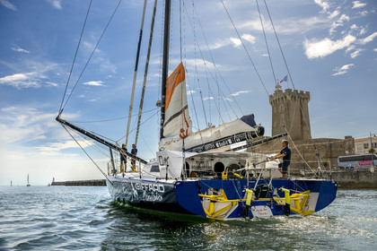 France, Vendée (85), Les-Sables-d'Olonne, le skipper Manuel Cousin en entrainement sur son voilier monocoque de 60 pieds IMOCA Coup de Pouce