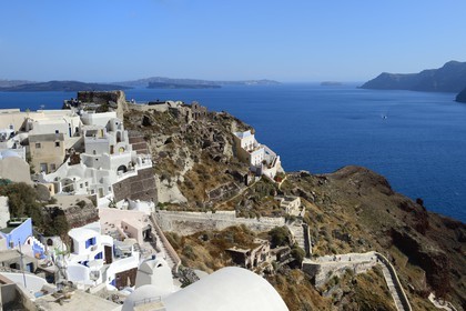 Grèce, Les Cyclades, mer Égée, île de Santorin (Thira ou Théra), le village de Oia qui surplombe la Caldera