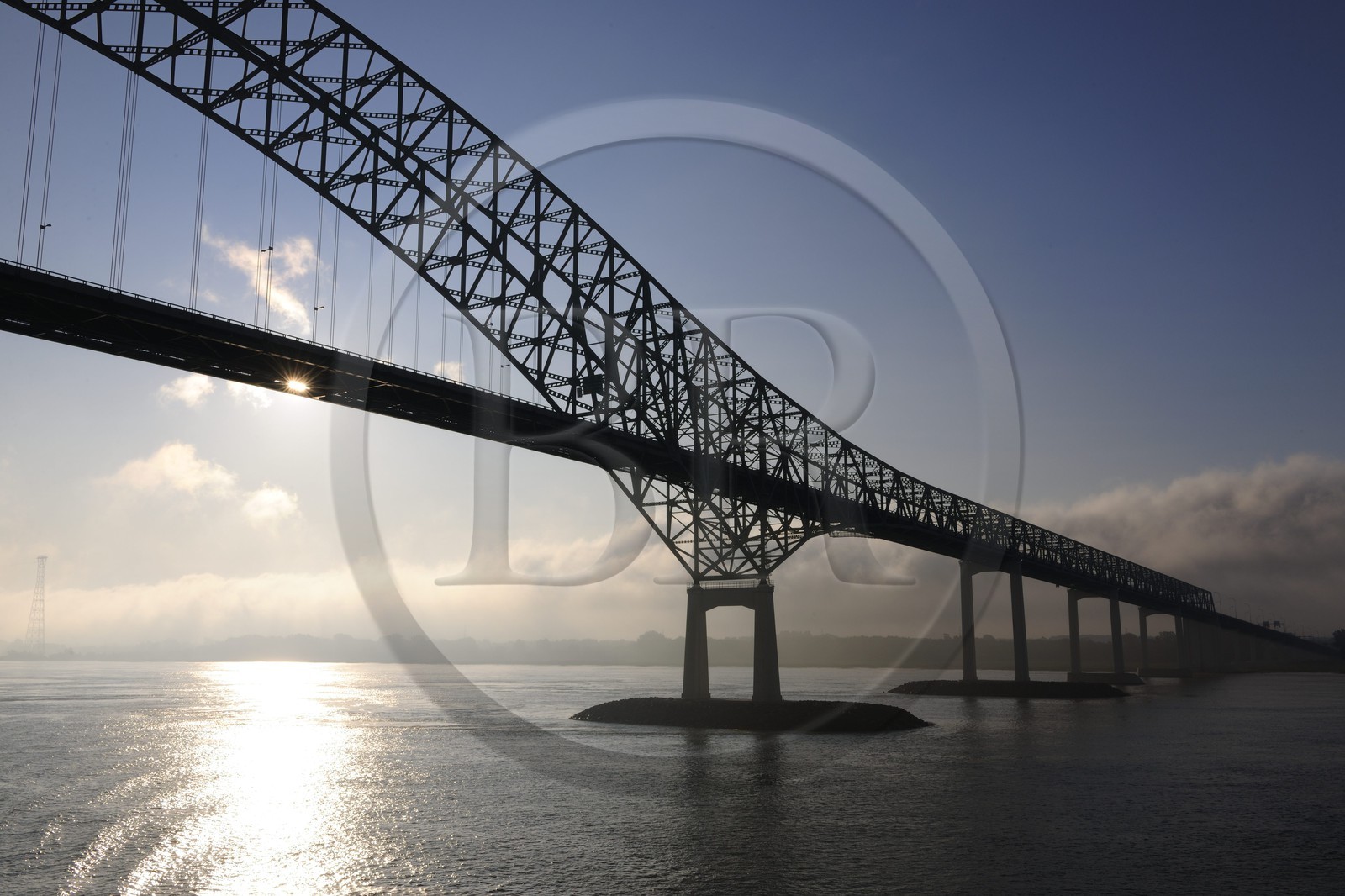 Canada, province de Québec, le pont sur le fleuve Saint-Laurent à Trois-Rivières