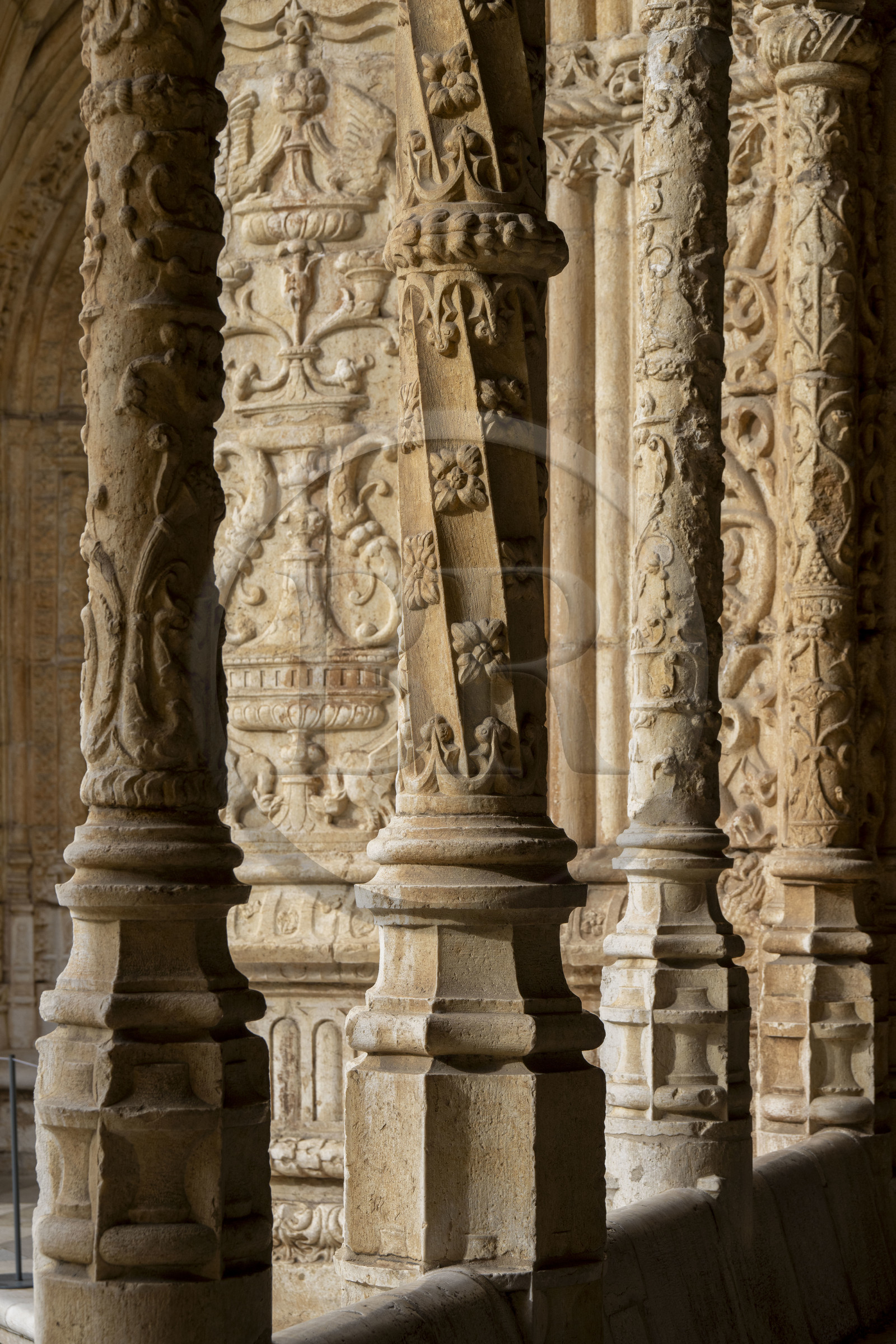 Portugal, Lisbonne, Bélem, Monastere des Hiéronymites (Mosteiro dos Jerónimos), classé Patrimoine Mondial de l'UNESCO, colonnettes du cloitre