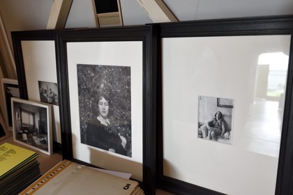 France, Var (83), Hyères, la villa Noailles concue par l'architecte Robert Mallet Stevens, portraits de Marie Laure de Noailles à deux ages différents