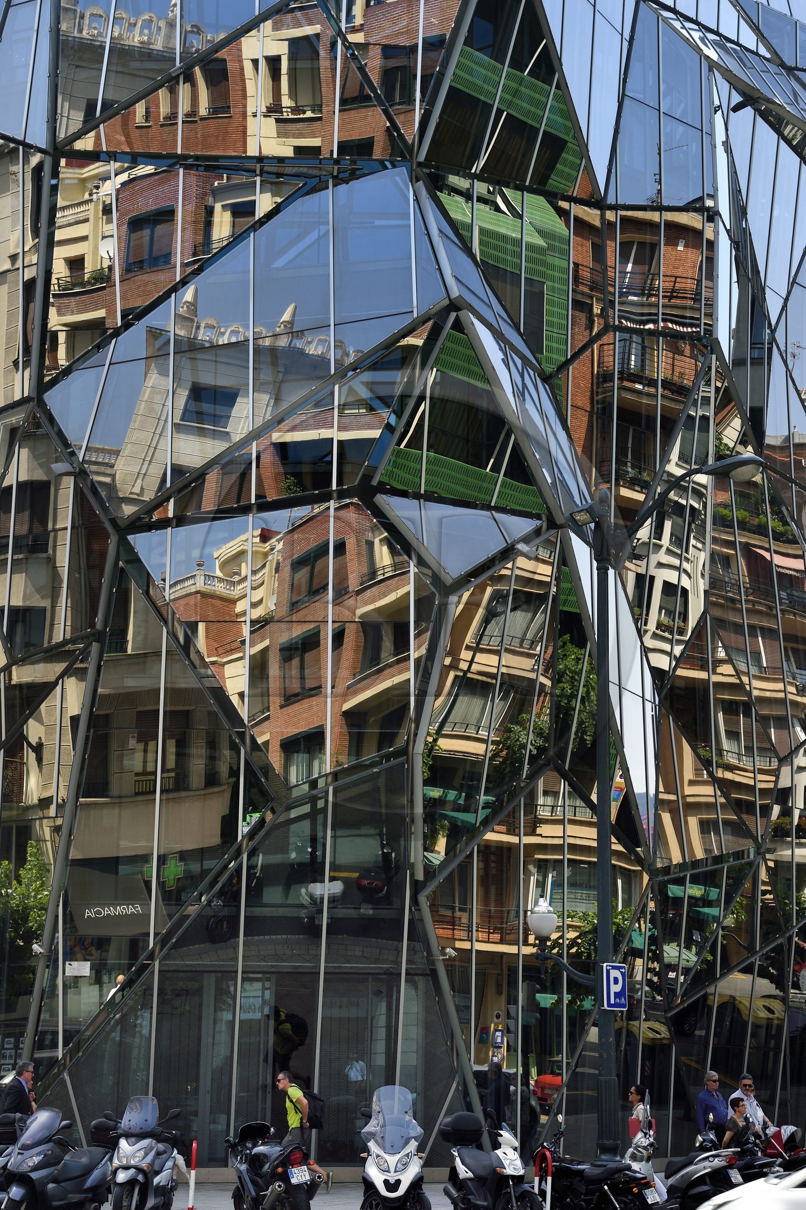 Espagne, Pays basque espagnol, Biscaye, Bilbao, batiment du service publique (Delegación Territorial de Sanidad y Consumo de Bizkaia) rue Alameda de Recalde