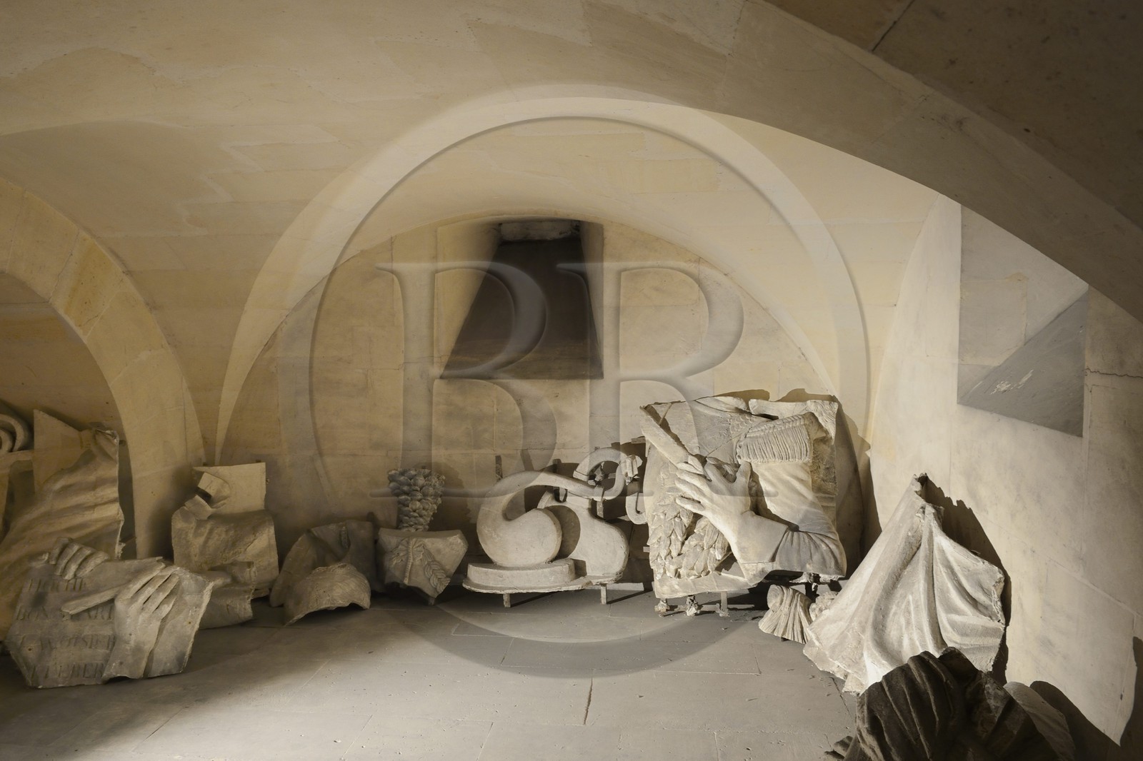 France, Paris (75), le Panthéon, dépôt lapidaire dans les parties hautes du batiment