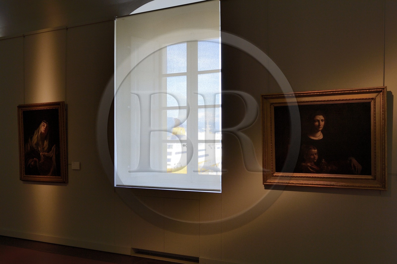 France, Corse-du-Sud (2A), Ajaccio, musée Fesch (musée des beaux-arts), ferry dans le port à travers la fenêtre