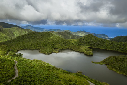 Caraïbes, Ile de la Dominique, Parc national du Morne Trois Pitons classé Patrimoine Mondial de l'UNESCO, Fresh Water Lake (vue aérienne)