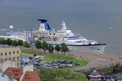 Canada, Quebec Province, Quebec City, cruise ship Princess Danae at quay