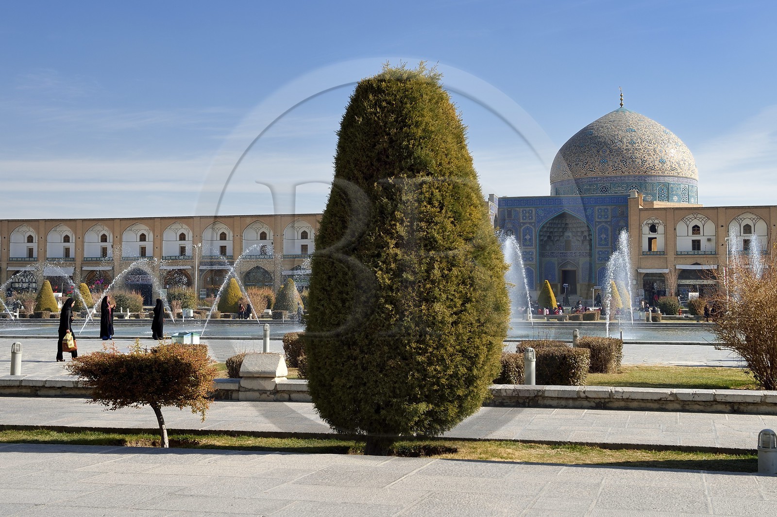 Iran, Isfahan Province, Isfahan, naghsh-i jahan square also known as Imam Khomeiny square, listed as World Heritage by UNESCO, the Sheikh Lotfollah Mosque