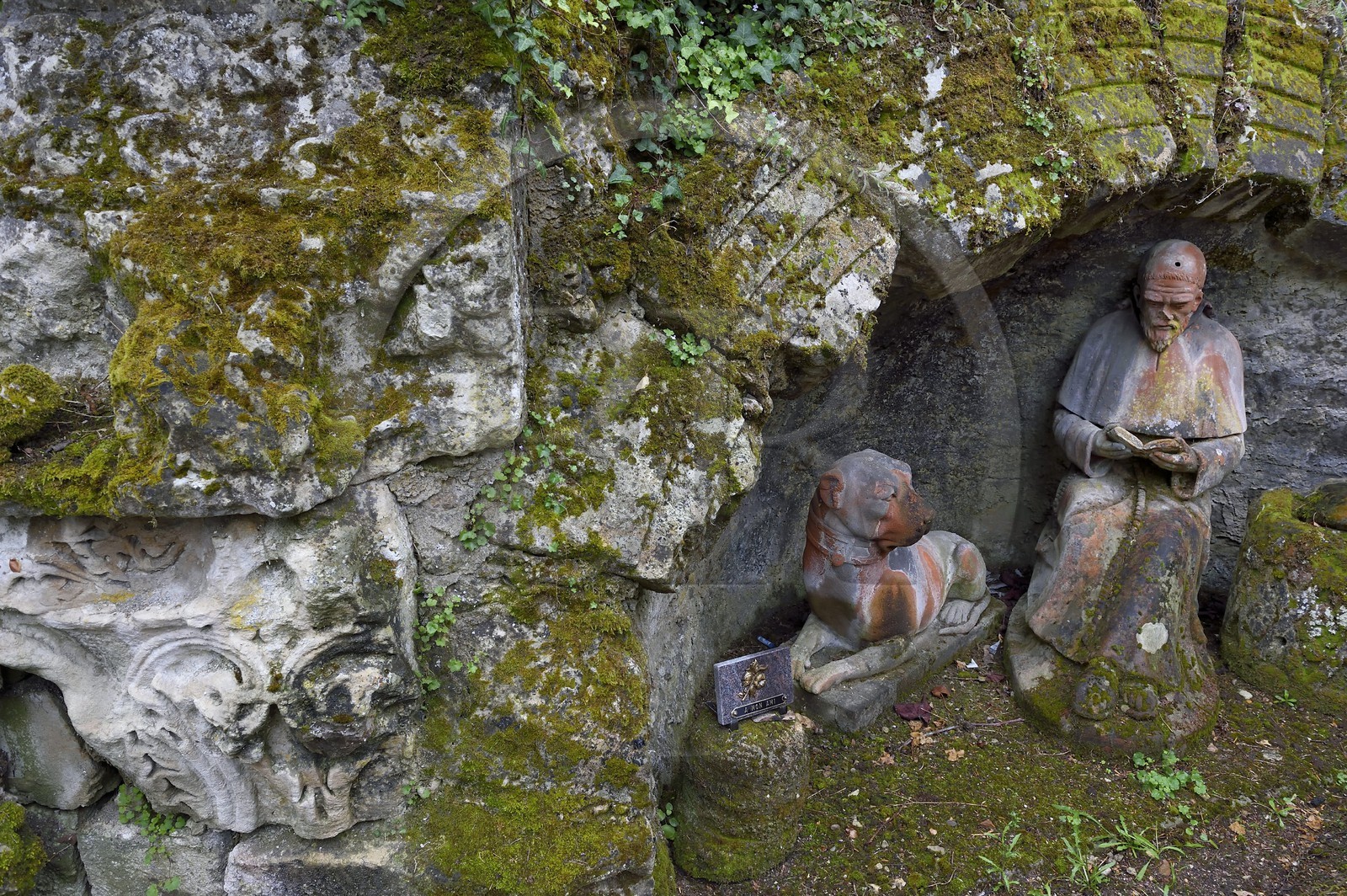 France, Dordogne, White Perigord, Perigueux, district of La Cité or also of Vesone, St. Martha convent, Saint-Roch and his dog