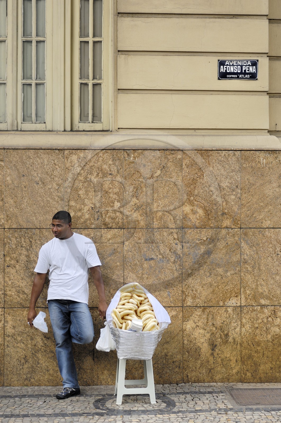 Brazil, Minas Gerais state, Belo Horizonte, donuts street vendor