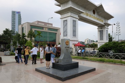 Vietnam, province de Lao Cai, ville de Lao Cai, poste frontière avec Hekou en Chine