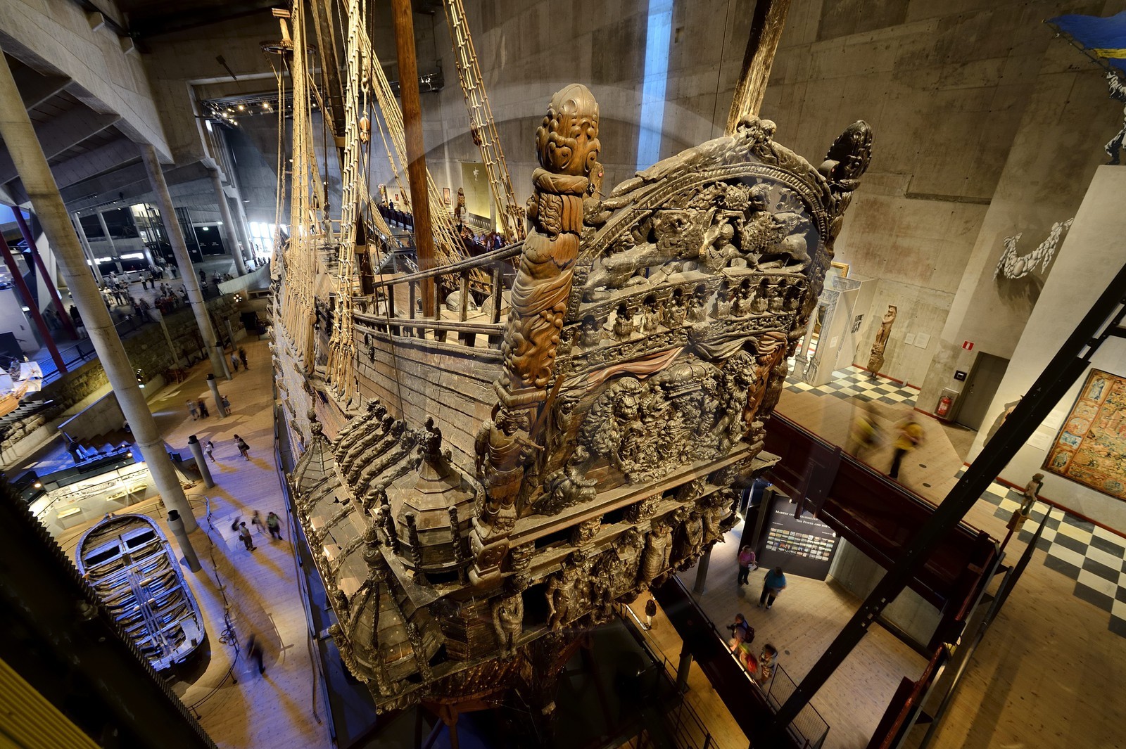 Suède, Stockholm, Djurgarden, le musée Vasa (Vasamuseet), le Vasa, navire du XVIIe siècle renfloué et rénové