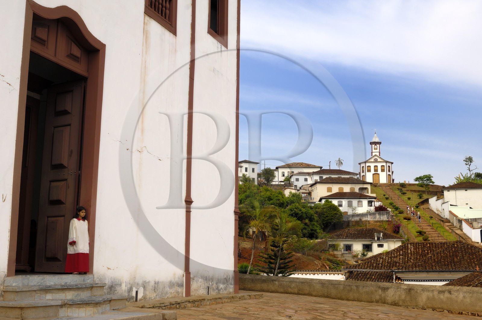 Brésil, Etat du Minas Gerais, ville de Serro, igreja de Nossa Senhora do Carmo et capela de Santa Rita au fond (Route de l'or, Estrada Real)