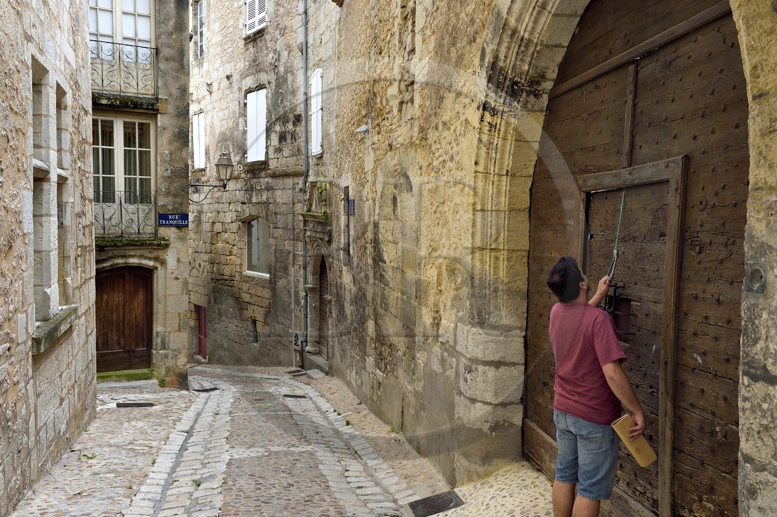 France, Dordogne (24), Périgord Blanc, Périgueux, vieille ville, porche dans la rue du Calvaire