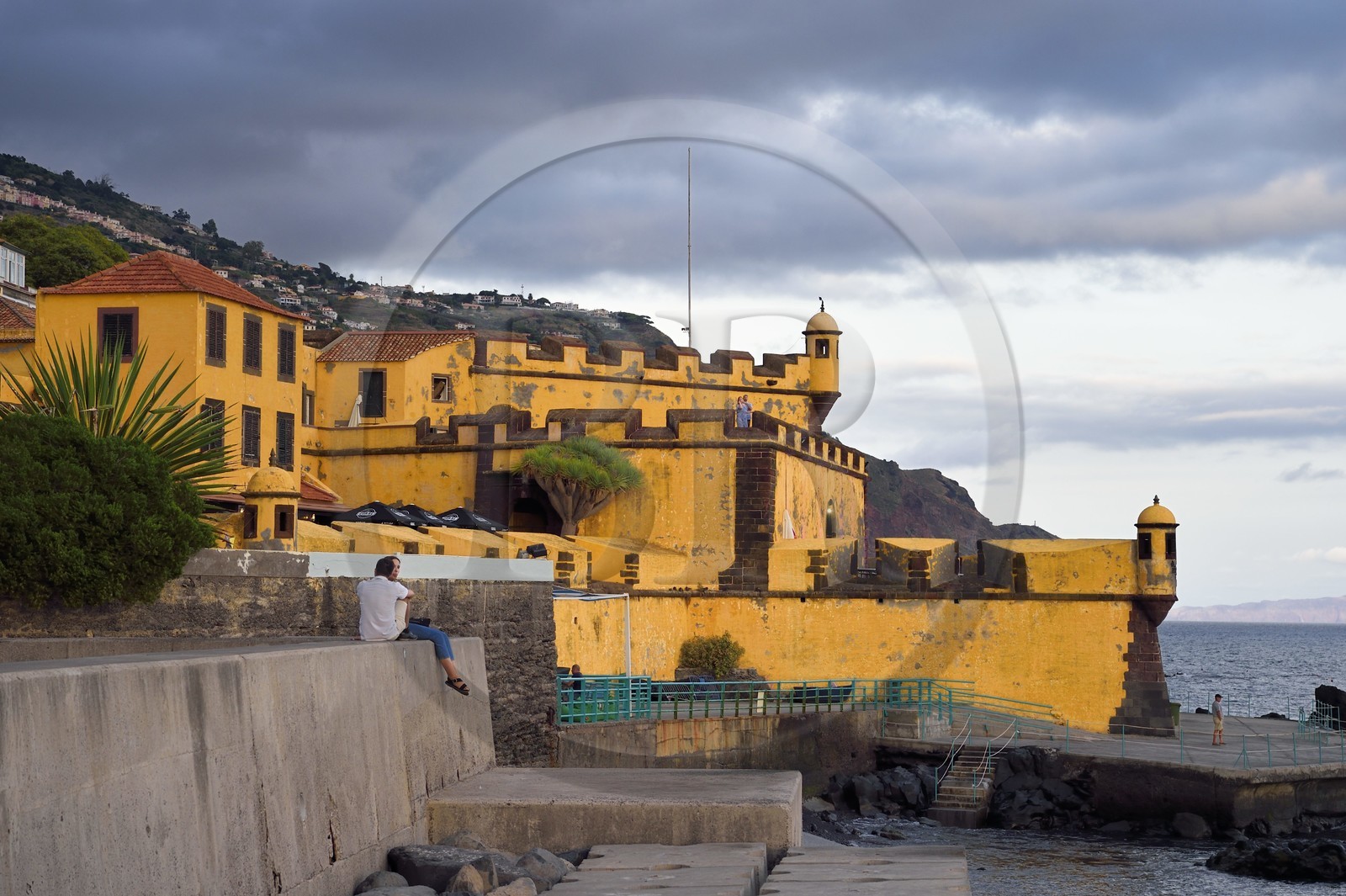 Portugal, Ile de Madère, Funchal, le fort Sao Tiago qui héberge le musée d'Art Contemporain