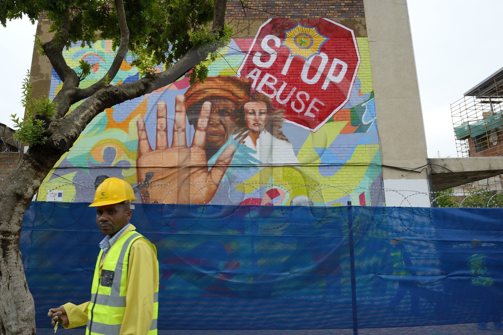 Afrique du Sud, province de Gauteng, Johannesburg, CBD (Central Business District), Newtown, peintures murales sur les murs des entrepots dans Miriam Makeba street